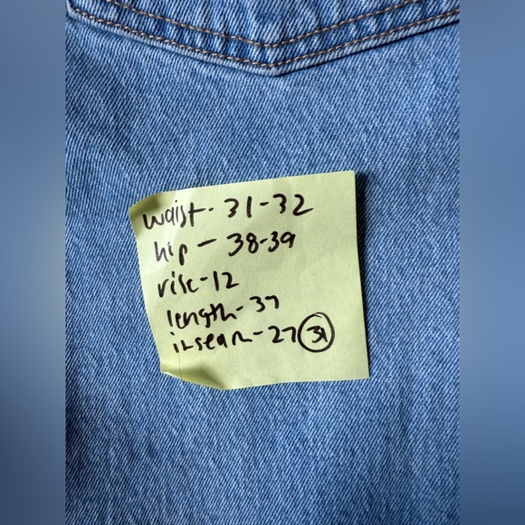 Levi’s Wedgie Hi Rise Denim Jeans Straight Distressed Hem Light Wash Size 31 27 - Picture 9 of 9